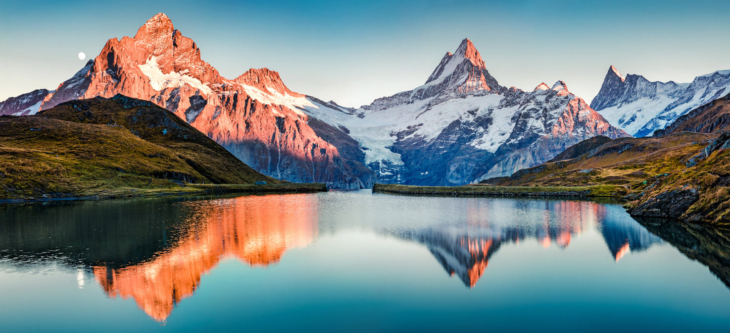 Alpenlandschaft im Sonnenaufgang